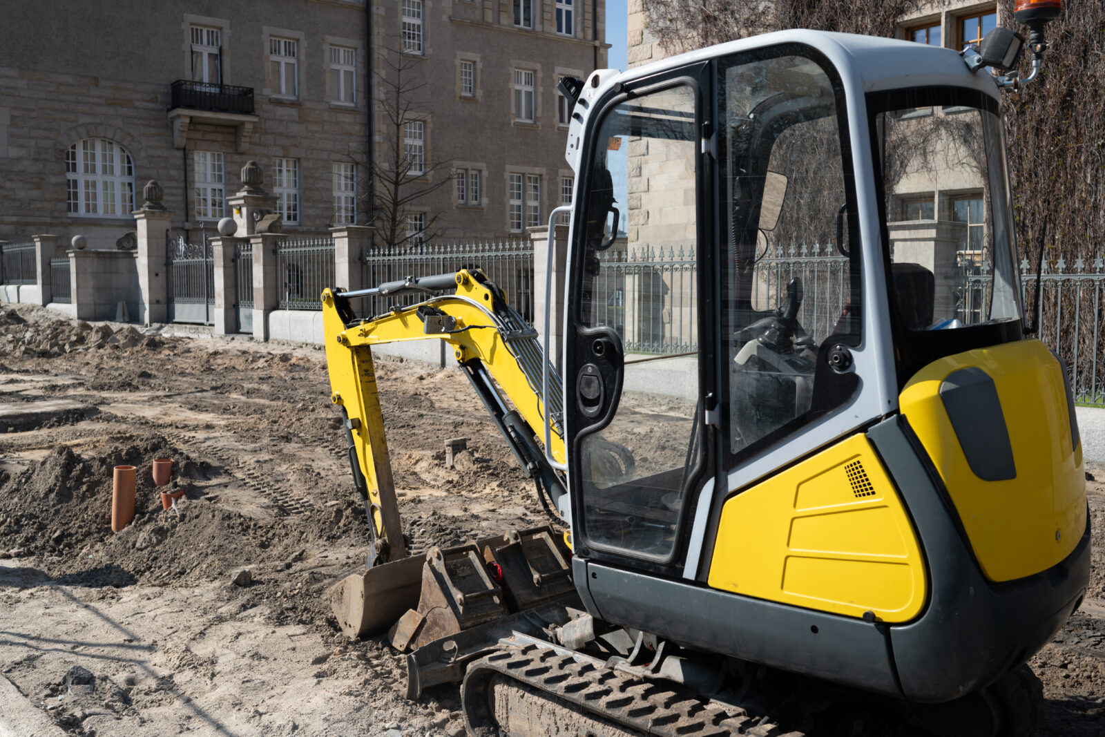 Diferencia entre miniexcavadora y retroexcavadora cuál elegir según la obra
